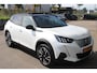 Peugeot e-2008 EV GT Pack 50 kWh | Fase 3 laden | SOH 97,50% | Panorama/schuifdak | Lederen bekleding | Stoelverwarming | NL auto |
