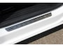 Peugeot e-2008 EV GT Pack 50 kWh | Fase 3 laden | SOH 97,50% | Panorama/schuifdak | Lederen bekleding | Stoelverwarming | NL auto |