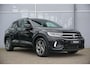 Volkswagen T-Roc 1.5 TSI 150pk DSG R-Line | Trekhaak | Achteruitrijcamera | Stoelverwarming