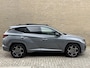 Hyundai Tucson 1.6 T-GDI PHEV 265pk N Line Sky 4WD | Panoramadak | 360 camera | Adaptieve cruise & lane assist | Leder/suede bekleding | Stoelverwarming&ventilatie | Stuurverwarming | Memory | Elektrische achterklep | Apple CarPlay | Navigatie | Full-LED | DAB | Keyless | 19 inch velgen | Volledig onderhouden