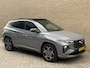 Hyundai Tucson 1.6 T-GDI PHEV 265pk N Line Sky 4WD | Panoramadak | 360 camera | Adaptieve cruise & lane assist | Leder/suede bekleding | Stoelverwarming&ventilatie | Stuurverwarming | Memory | Elektrische achterklep | Apple CarPlay | Navigatie | Full-LED | DAB | Keyless | 19 inch velgen | Volledig onderhouden