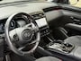Hyundai Tucson 1.6 T-GDI PHEV 265pk N Line Sky 4WD | Panoramadak | 360 camera | Adaptieve cruise & lane assist | Leder/suede bekleding | Stoelverwarming&ventilatie | Stuurverwarming | Memory | Elektrische achterklep | Apple CarPlay | Navigatie | Full-LED | DAB | Keyless | 19 inch velgen | Volledig onderhouden