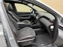 Hyundai Tucson 1.6 T-GDI PHEV 265pk N Line Sky 4WD | Panoramadak | 360 camera | Adaptieve cruise & lane assist | Leder/suede bekleding | Stoelverwarming&ventilatie | Stuurverwarming | Memory | Elektrische achterklep | Apple CarPlay | Navigatie | Full-LED | DAB | Keyless | 19 inch velgen | Volledig onderhouden