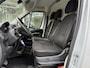 Opel Movano 2.2D 140 Zwaar L2H2 3.5t | 3 Zitplaatsen | Elektrische Laadklep | Achteruitrijd Camera | Laadruimte Betimmering | Airco & Cruise Control |