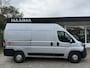 Opel Movano 2.2D 140 Zwaar L2H2 3.5t | 3 Zitplaatsen | Elektrische Laadklep | Achteruitrijd Camera | Laadruimte Betimmering | Airco & Cruise Control |