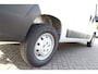Opel Movano 2.2D 140 Zwaar L2H2 3.5t | 3 Zitplaatsen | Elektrische Laadklep | Achteruitrijd Camera | Laadruimte Betimmering | Airco & Cruise Control |