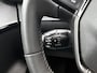 Peugeot e-208 EV Allure 50 kWh 136pk | Lage kilometerstand | Navigatie | Achteruitrijcamera | Stoelverwarming | Climate Control | Cruise Control | Parkeersensoren | Stof/kunstleder | Keyless start | Apple Carplay / Android Auto | DAB+ radio | Led koplampen | Donker getint glas | 16" lichtmetalen velgen |