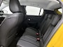 Peugeot e-208 EV Allure 50 kWh 136pk | Lage kilometerstand | Navigatie | Achteruitrijcamera | Stoelverwarming | Climate Control | Cruise Control | Parkeersensoren | Stof/kunstleder | Keyless start | Apple Carplay / Android Auto | DAB+ radio | Led koplampen | Donker getint glas | 16" lichtmetalen velgen |