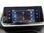 Peugeot e-208 EV Allure 50 kWh 136pk | Lage kilometerstand | Navigatie | Achteruitrijcamera | Stoelverwarming | Climate Control | Cruise Control | Parkeersensoren | Stof/kunstleder | Keyless start | Apple Carplay / Android Auto | DAB+ radio | Led koplampen | Donker getint glas | 16" lichtmetalen velgen |