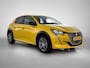 Peugeot e-208 EV Allure 50 kWh 136pk | Lage kilometerstand | Navigatie | Achteruitrijcamera | Stoelverwarming | Climate Control | Cruise Control | Parkeersensoren | Stof/kunstleder | Keyless start | Apple Carplay / Android Auto | DAB+ radio | Led koplampen | Donker getint glas | 16" lichtmetalen velgen |
