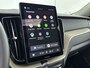 Volvo XC60 Facelift T6 Plug-in hybrid AWD Ultra Dark | 20" | Luchtvering | Trekhaak | Head-Up | Panoramadak | Elektr. verst. stoelen | Full LED | Harman Kardon | ACC | BLIS