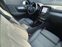 Volvo XC40 2.0 B4 Plus Dark Adaptieve cruise control / BLIS / Elektr. stoelverstelling / Stoel- en stuurverwarming / park assist V+A en camera achter / Trekhaak