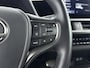 Lexus UX 250h F Sport Line | Parkeersensoren V+A | Blindspot | Stoelverwarming |