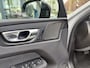 Volvo XC60 2.0 T8 Plug-in hybrid AWD Plus Black Edition VAN 58.900:,- VOOR:54.877,- UW HERFSTVOORDEEL: 4.023,-| UNIEK!| VAPOUR GREY| ELEKTRISCHE TREKHAAK| PANO| HK AUDIO| MEMORY STOELEN| HUD| 360 CAMERA| VOL OPTIES!|