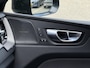 Volvo XC60 2.0 T8 Plug-in hybrid AWD Plus Black Edition VAN 58.900:,- VOOR:54.877,- UW HERFSTVOORDEEL: 4.023,-| UNIEK!| VAPOUR GREY| ELEKTRISCHE TREKHAAK| PANO| HK AUDIO| MEMORY STOELEN| HUD| 360 CAMERA| VOL OPTIES!|