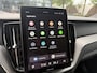 Volvo XC60 2.0 T8 Plug-in hybrid AWD Plus Black Edition VAN 58.900:,- VOOR:54.877,- UW HERFSTVOORDEEL: 4.023,-| UNIEK!| VAPOUR GREY| ELEKTRISCHE TREKHAAK| PANO| HK AUDIO| MEMORY STOELEN| HUD| 360 CAMERA| VOL OPTIES!|