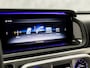 Mercedes-Benz G-klasse 63 AMG 585Pk (SCHUIFDAK, CARBON PACK, ALCANTARA HEMEL, APPLE CARPLAY, BURMESTER, MASSAGE, STOELKOELING/VERWARMING, ADAPTIVE CRUISE, 360 CAMERA, SFEERVERLICHTING, TREKHAAK, NIEUWSTAAT)