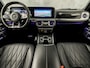 Mercedes-Benz G-klasse 63 AMG 585Pk (SCHUIFDAK, CARBON PACK, ALCANTARA HEMEL, APPLE CARPLAY, BURMESTER, MASSAGE, STOELKOELING/VERWARMING, ADAPTIVE CRUISE, 360 CAMERA, SFEERVERLICHTING, TREKHAAK, NIEUWSTAAT)