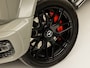 Mercedes-Benz G-klasse 63 AMG 585Pk (SCHUIFDAK, CARBON PACK, ALCANTARA HEMEL, APPLE CARPLAY, BURMESTER, MASSAGE, STOELKOELING/VERWARMING, ADAPTIVE CRUISE, 360 CAMERA, SFEERVERLICHTING, TREKHAAK, NIEUWSTAAT)