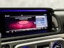 Mercedes-Benz G-klasse 63 AMG 585Pk (SCHUIFDAK, CARBON PACK, ALCANTARA HEMEL, APPLE CARPLAY, BURMESTER, MASSAGE, STOELKOELING/VERWARMING, ADAPTIVE CRUISE, 360 CAMERA, SFEERVERLICHTING, TREKHAAK, NIEUWSTAAT)