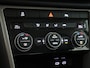 Volkswagen T-Roc 1.5 TSI Style (NL-Auto / ACC / Carplay / Elek. kofferklep / Navi)