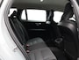 Volvo V60 B4 197PK Essential Edition / Stoel-, stuurwiel- & achterbankverwarming / Achteruitrijcamera / Pilot Assist / BLIS