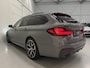 BMW 5-Serie Touring 530e xDrive M-Sport BERNINAGRAU/PANO/HEAD-UP/H&K/LEER-SPORT/MEMORY/ACC/SFEER/LED/DONKERE-HEMEL/19" M-SPORT/SHADOW-LINE/VOLLEDIG BMW DEALER HISTORIE
