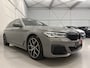 BMW 5-Serie Touring 530e xDrive M-Sport BERNINAGRAU/PANO/HEAD-UP/H&K/LEER-SPORT/MEMORY/ACC/SFEER/LED/DONKERE-HEMEL/19" M-SPORT/SHADOW-LINE/VOLLEDIG BMW DEALER HISTORIE