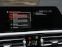 BMW 3-Serie 318i High Executive M-Sport | M-Performance | Stoelverwarming | Ambiance Interieur | PDC V+A | Cruise Control |