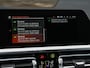 BMW 3-Serie 318i High Executive M-Sport | M-Performance | Stoelverwarming | Ambiance Interieur | PDC V+A | Cruise Control |