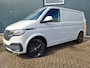 Volkswagen Transporter 2.0 TDI L1H1 150PK * Trekhaak * Navigatiesysteem * 3-Zits * Parkeercamera * 96.000KM! *