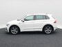 Volkswagen Tiguan 1.5 TSi ACT 150 Pk Automaat R line | Stoelverwarming | Panorama dak | Camera | Trekhaak | Keyless | 19 Inch | 160.773 Km !!