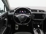 Volkswagen Tiguan 1.5 TSi ACT 150 Pk Automaat R line | Stoelverwarming | Panorama dak | Camera | Trekhaak | Keyless | 19 Inch | 160.773 Km !!