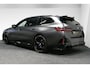 BMW 5-Serie Touring 530e xDrive M Sport Pro Edition / UNIEK!!! / M5 Look / M Sport Bodykit / Panoramadak / Stoelkoeling & -verwarming / Carbon interieur / Iconic Glow / Harman Kardon / Elektr. verstelbare voorstoelen + memory / HUD / Apple Carplay - Android Auto / Rondomzichtcamera / Premium BMW colour / Matrix LED / Achterbank verwarming / 21'' LMV / Lederen bekleding / Ambienteverlichting / Trekhaak (zwenkbaar)