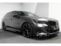 BMW 5-Serie Touring 530e xDrive M Sport Pro Edition / UNIEK!!! / M5 Look / M Sport Bodykit / Panoramadak / Stoelkoeling & -verwarming / Carbon interieur / Iconic Glow / Harman Kardon / Elektr. verstelbare voorstoelen + memory / HUD / Apple Carplay - Android Auto / Rondomzichtcamera / Premium BMW colour / Matrix LED / Achterbank verwarming / 21'' LMV / Lederen bekleding / Ambienteverlichting / Trekhaak (zwenkbaar)
