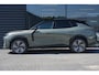 Lynk & Co 08 1.5 More | 200km Hybride | Stoelmassage, Verwarming en Ventilatie | Panoramadak | Matrix LED | Harman Kardon | 360° Camera | Getint glas | Bestuurdersstoel met geheugen | Sfeerverlichting | Apple Carplay | Dodehoekassistent | Adaptive Cruise Contol