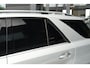 Mercedes-Benz ML-klasse 350 | 306PK | Schuifdak | Leder | Camera | Keyless Een indrukwekkend exemplaar van de Mercedes-Benz M-Klasse 350 met de krachtige 3.5 V6 benzinemotor met 306 pk, gekoppeld aan een comfortabele automatische transmissie. Een echte SUV voor wie