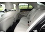 Mercedes-Benz C-klasse 350 e Lease Edition | 279PK | Navi | Trekhaak | AIRMATIC | Camera | Mercedes-Benz C-Klasse 350 e Lease Edition 279 PK Plug-in Hybrid met 2.0 viercilinder, navigatie, afneembare trekhaak, AIRMATIC luchtvering, achteruitrijcamera, stoelverwarming, 17-inch licht