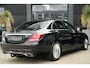 Mercedes-Benz C-klasse 350 e Lease Edition | 279PK | Navi | Trekhaak | AIRMATIC | Camera | Mercedes-Benz C-Klasse 350 e Lease Edition 279 PK Plug-in Hybrid met 2.0 viercilinder, navigatie, afneembare trekhaak, AIRMATIC luchtvering, achteruitrijcamera, stoelverwarming, 17-inch licht