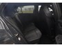 Volkswagen Golf 1.5 eTSI R-Line Edition | 150 PK | DSG | PANO | 360° | Adaptive Cruise Control | Sportief, modern en bijzonder compleet: deze Volkswagen Golf 1.5 eTSI R-Line uit 2026 combineert de sportieve uitstraling van de R-Line met de efficiënte 1.5 eTSI mild-hybrid aandrijflijn.