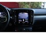 Volvo XC40 2.0 T4 AWD R-Design | Trekhaak | Stuur- en stoelverwarming | BLIS | Memory Seat | Adaptieve Cruise met Stuurhulp | Lava Orange interieur