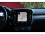 Volvo XC40 2.0 T4 AWD R-Design | Trekhaak | Stuur- en stoelverwarming | BLIS | Memory Seat | Adaptieve Cruise met Stuurhulp | Lava Orange interieur