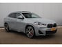 BMW X2 sDrive20i M Sport Business Edition Plus Automaat Panoramadak Leder Sportstoelen Head Up Display M Brooklyn Grau Sfeerverlichting LED Stuur & Stoelverwarming