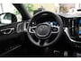Volvo XC60 2.0 Recharge T8 AWD R-Design 390PK * Pano - Trekhaak - B&W - Head Up - 360° Cam - Luchtvering *