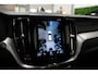 Volvo XC60 2.0 Recharge T8 AWD R-Design 390PK * Pano - Trekhaak - B&W - Head Up - 360° Cam - Luchtvering *