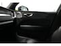 Volvo XC60 2.0 Recharge T8 AWD R-Design 390PK * Pano - Trekhaak - B&W - Head Up - 360° Cam - Luchtvering *