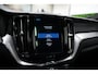 Volvo XC60 2.0 Recharge T8 AWD R-Design 390PK * Pano - Trekhaak - B&W - Head Up - 360° Cam - Luchtvering *