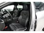 Volvo XC60 2.0 Recharge T8 AWD R-Design 390PK * Pano - Trekhaak - B&W - Head Up - 360° Cam - Luchtvering *