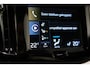 Volvo XC60 2.0 Recharge T8 AWD R-Design 390PK * Pano - Trekhaak - B&W - Head Up - 360° Cam - Luchtvering *