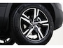 Volvo XC40 B4 (M-HYBRID) PLUS DARK -PANO.DAK|HARMAN/KARDON|CAMERA|POWER-SEATS|VERW.VOORRUIT|PRIVACY.GLAS|TREKHAAK|18"